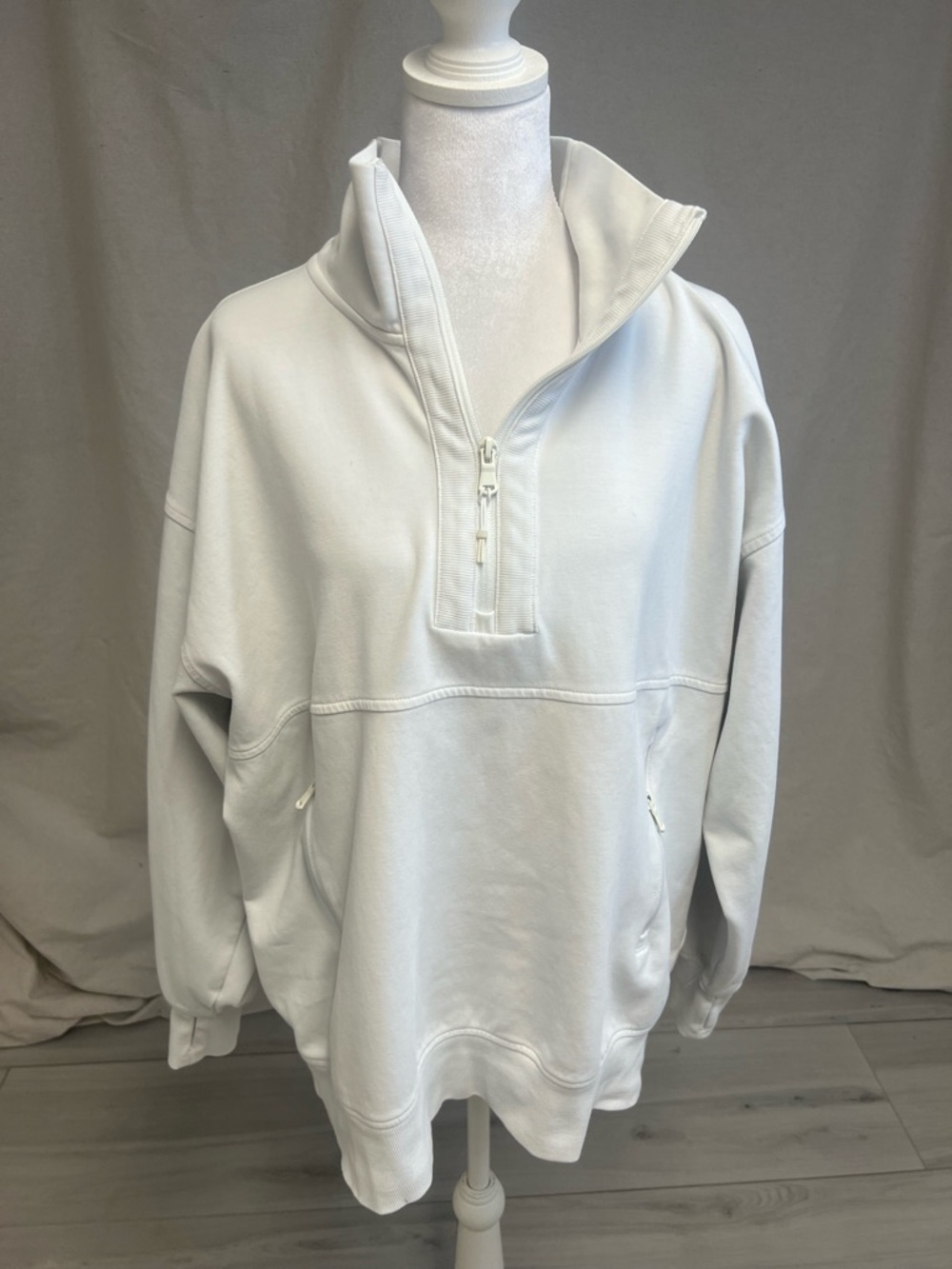 Old Navy Women’s White Half-Zip Pullover Sz M Minimalist Athleisure Cozy Neutral